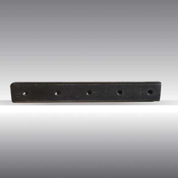 durable steel striker blade that facilitates self feeding on the Jansen USA GTS-1500e